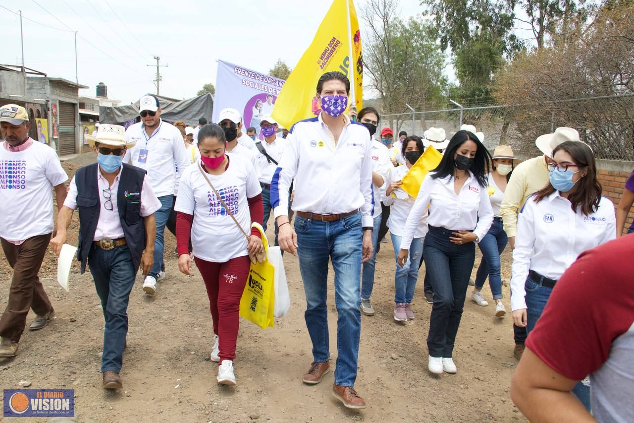 Alfonso Martínez se compromete a brindar agua y seguridad permanente en las tenencias
