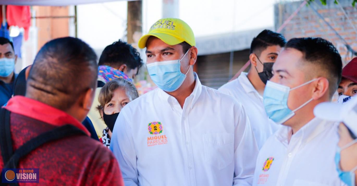 Se solidariza Miguel Paredes con comerciantes del tianguis de La Quinta, por falta de apoyos 