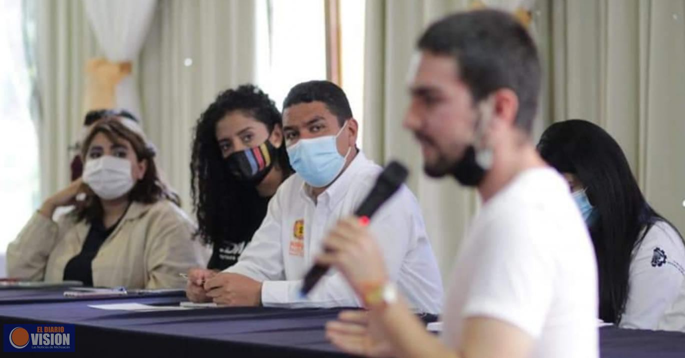 Candidatos del Equipo por Uruapan atienden inquietudes de estudiantes del ITSU