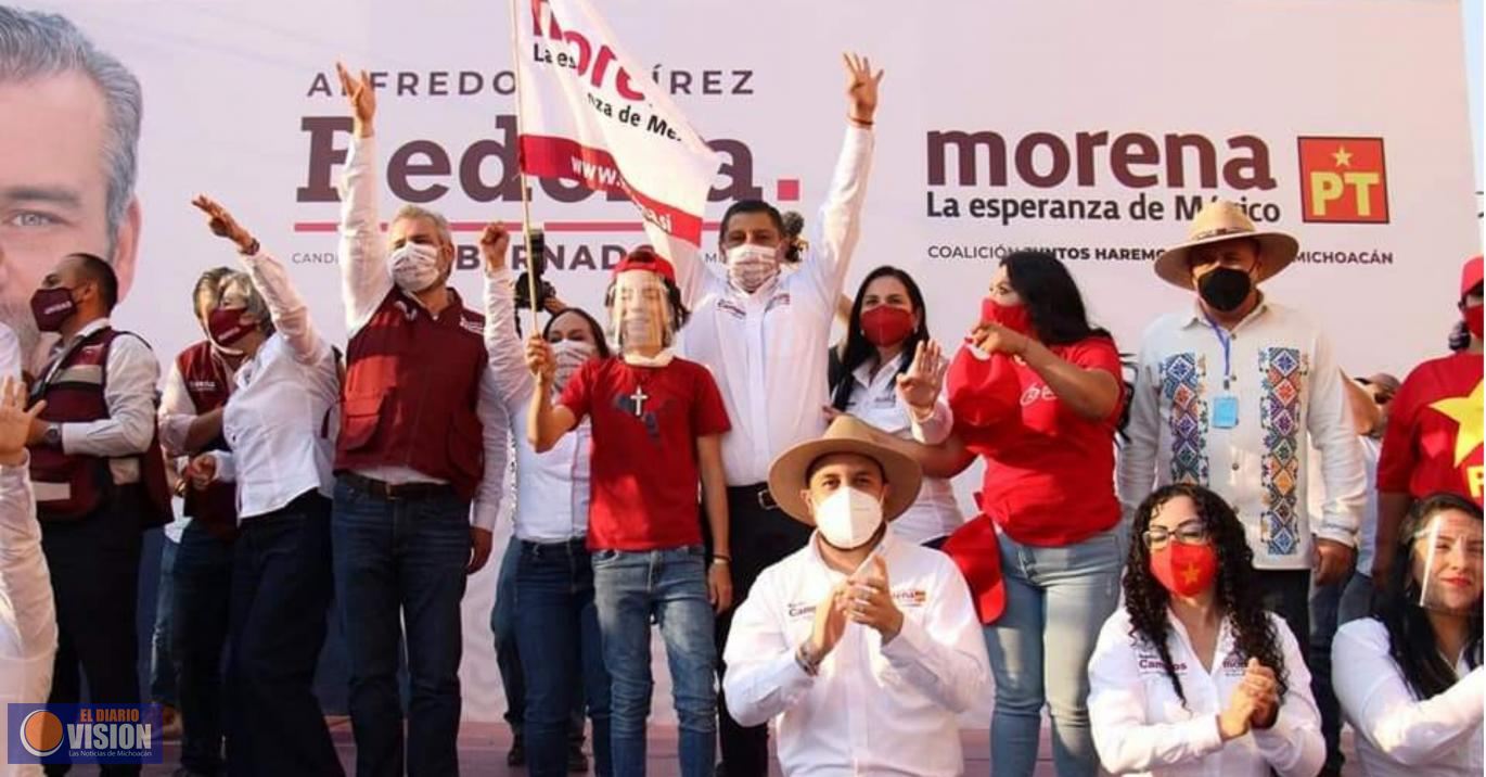 Nacho Campos acompaña a Bedolla en su arranque de campaña en Uruapan