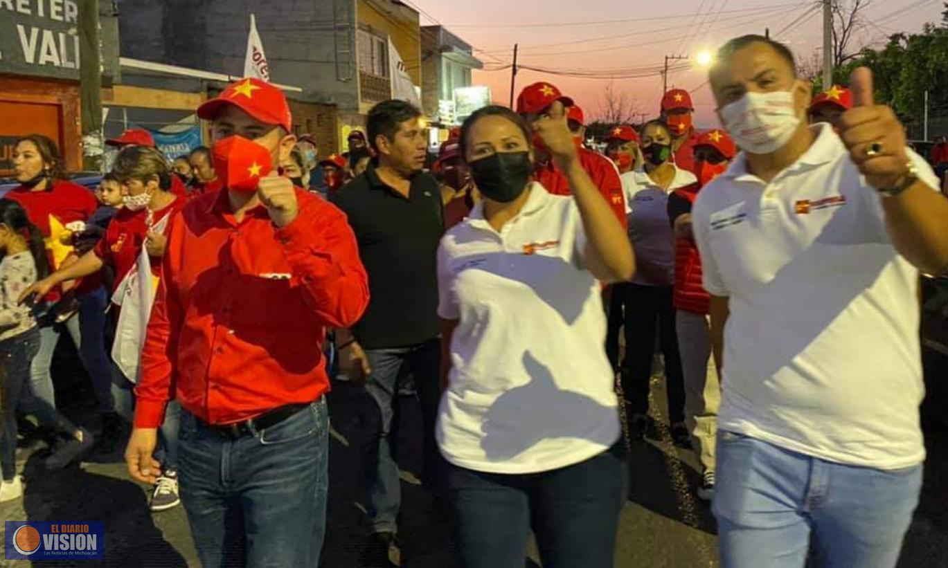 Recuperar espacio públicos y mejores vialidades, compromete Erica Gaona a vecinos de Valle Real