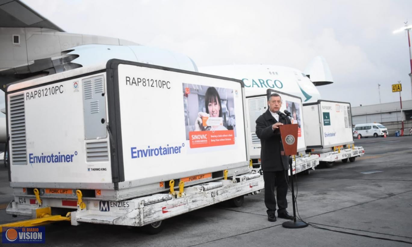 Llegan a México 1 millón de vacunas contra COVID-19 de SinoVac