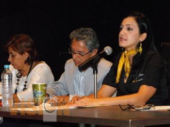 Las mujeres son el pilar fundamental para el desarrollo del país: Iris Mendoza