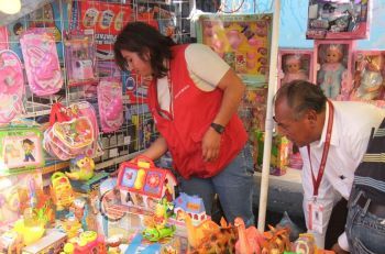 Autorizan colocación de más de 2 mil comerciantes en mercados  