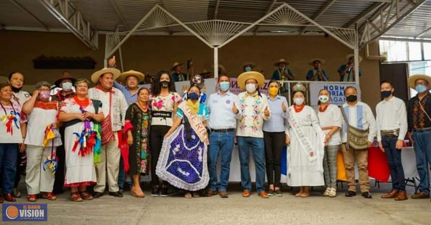 Preservar y fomentar tradiciones:   Paredes