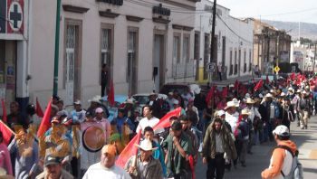 Instala plantón indefinido el Movimiento Antorchista en el Colegio de Bachilleres de Maravatío. 