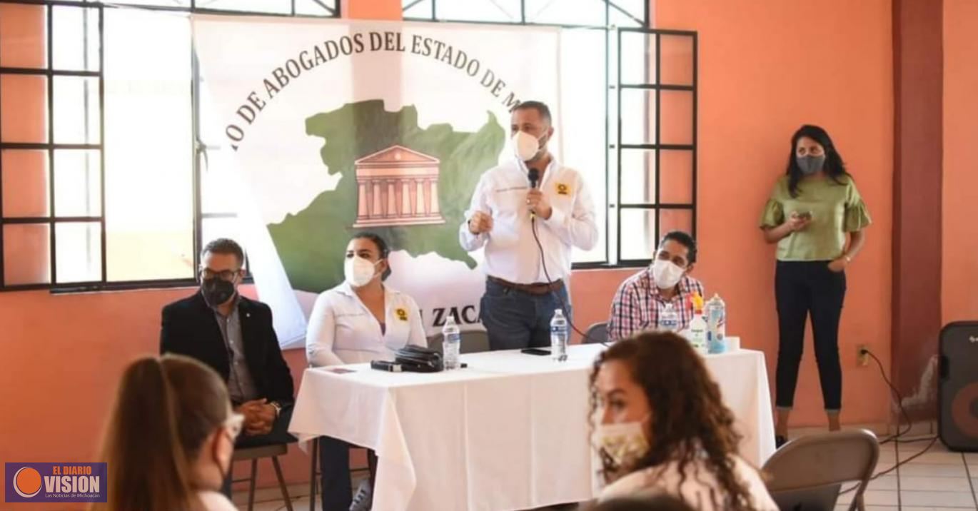 Luis Felipe León Balbanera, comparte con abogados su proyecto de continuidad