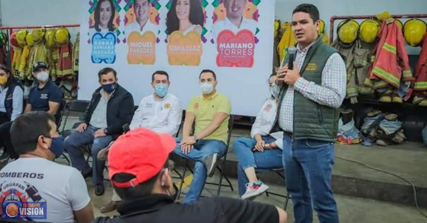 No escatimará Miguel Paredes, apoyos a  Bomberos Voluntarios