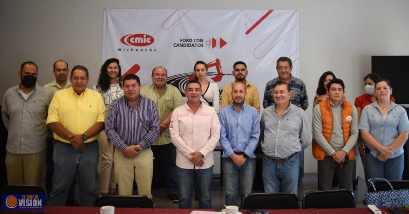 Hombres y mujeres de la construcción a favor de Abelardo Pérez para el Congreso del Estado