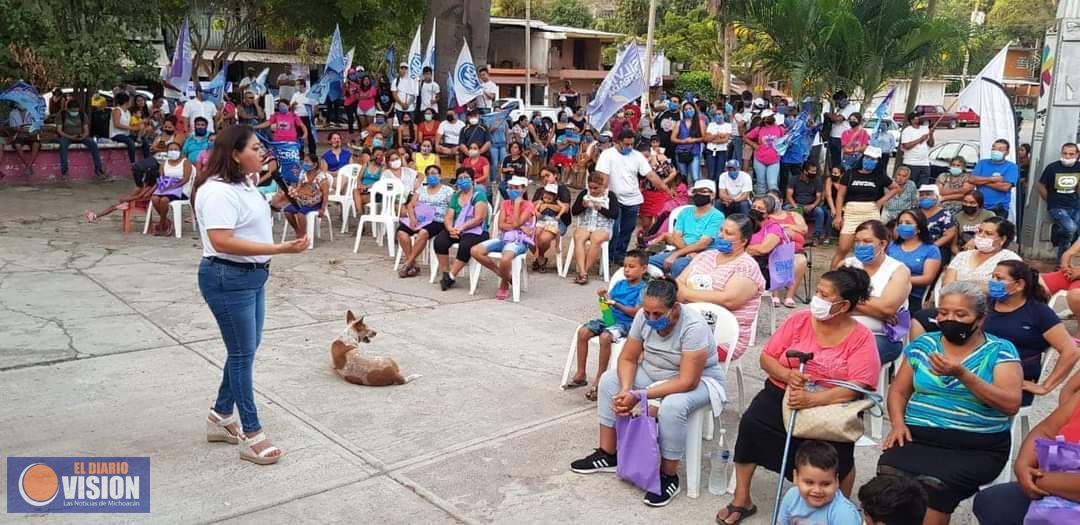 Colonos de Las Guacamayas, apoyan a Silvia Estrada
