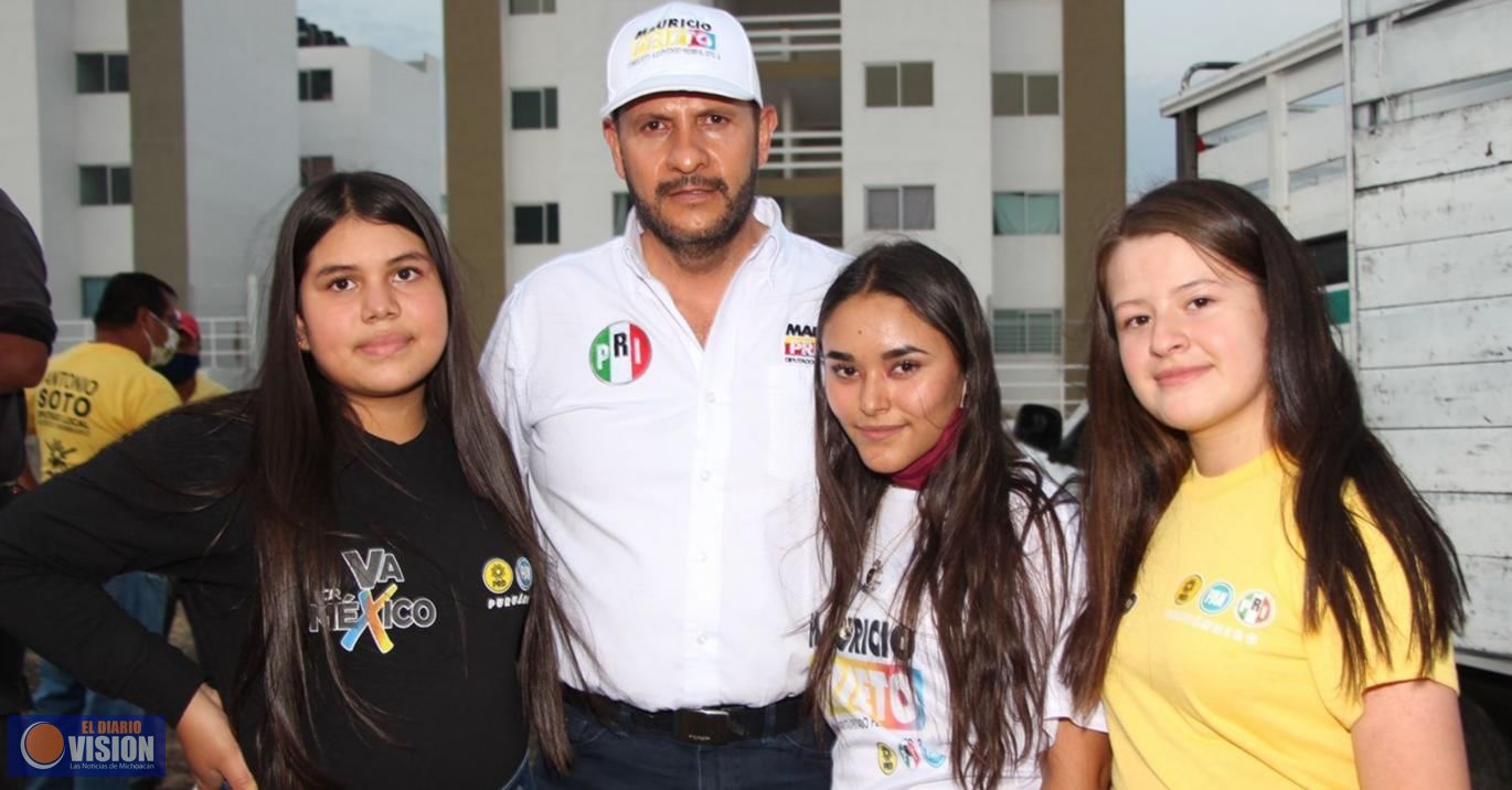 Crearemos un beca para que los jóvenes no tengan que abandonar sus estudios: Mauricio Prieto