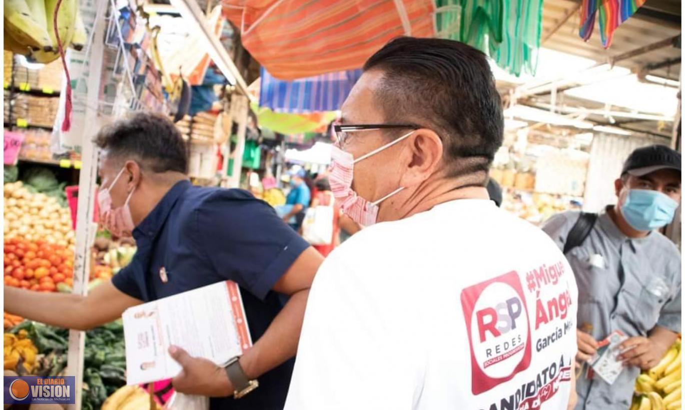 Miguel Ángel García Meza, visitó el Mercado Independencia