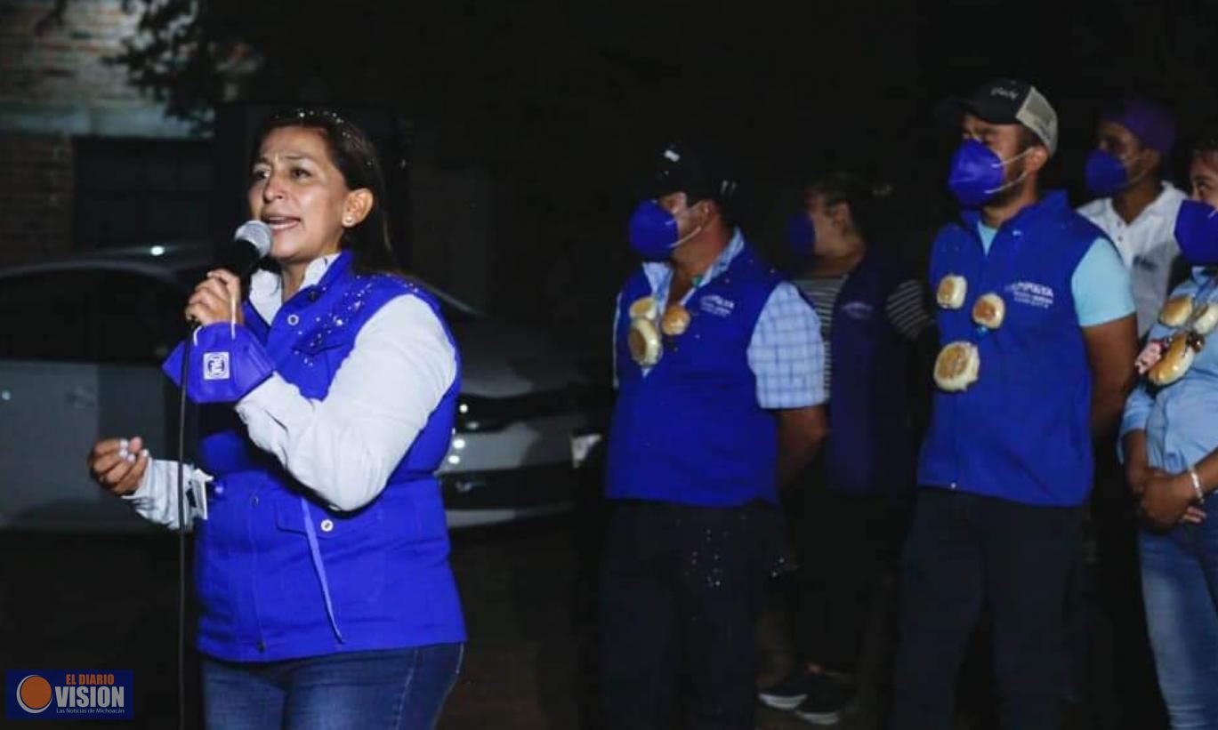 Alma Mireya González Sánchez, visitó la colonia San Isidro