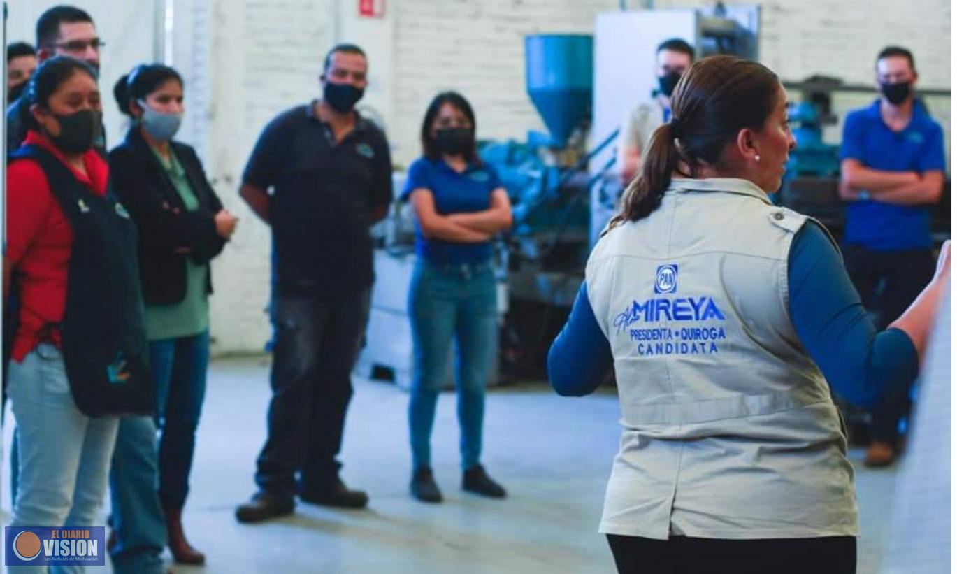 Alma Mireya González, visitó la fábrica de calzado Tzirate