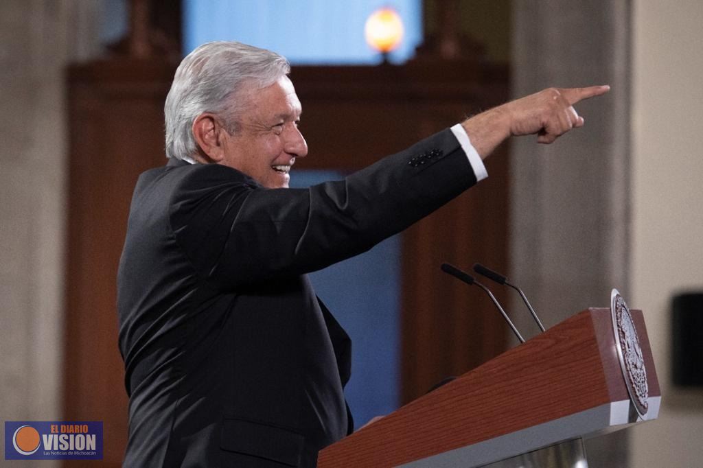 AMLO acatará decisión del INE de retirar tres conferencias mañaneras