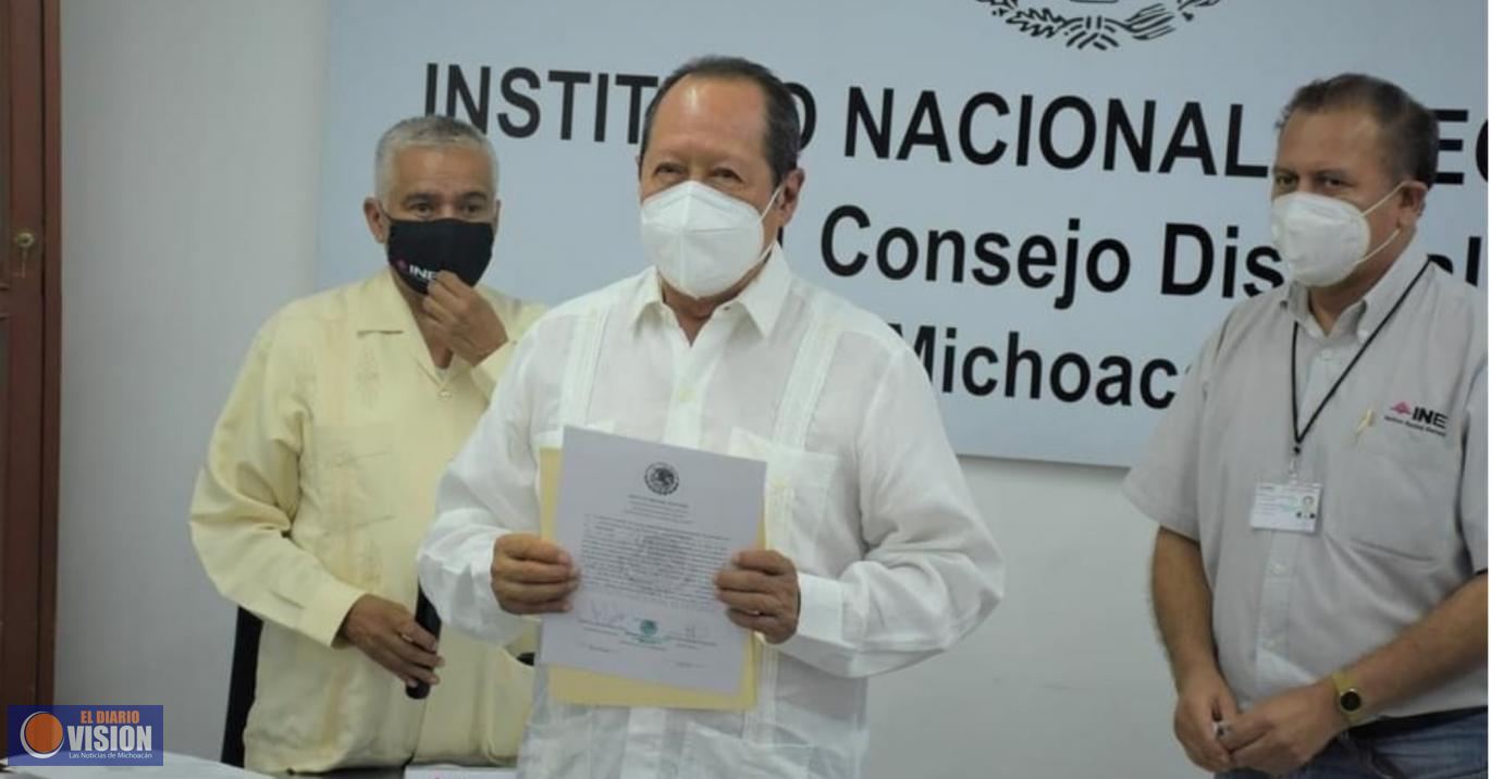 INE otorga a Leonel Godoy Rangel constancia de mayoría como Diputado Federal por el Distrito 01.