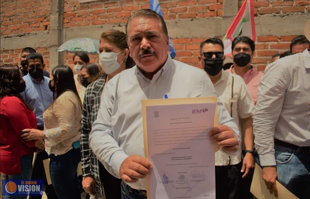 Entregan constancia a Jaime Hinojosa Campa, como alcalde electo de Maravatio 