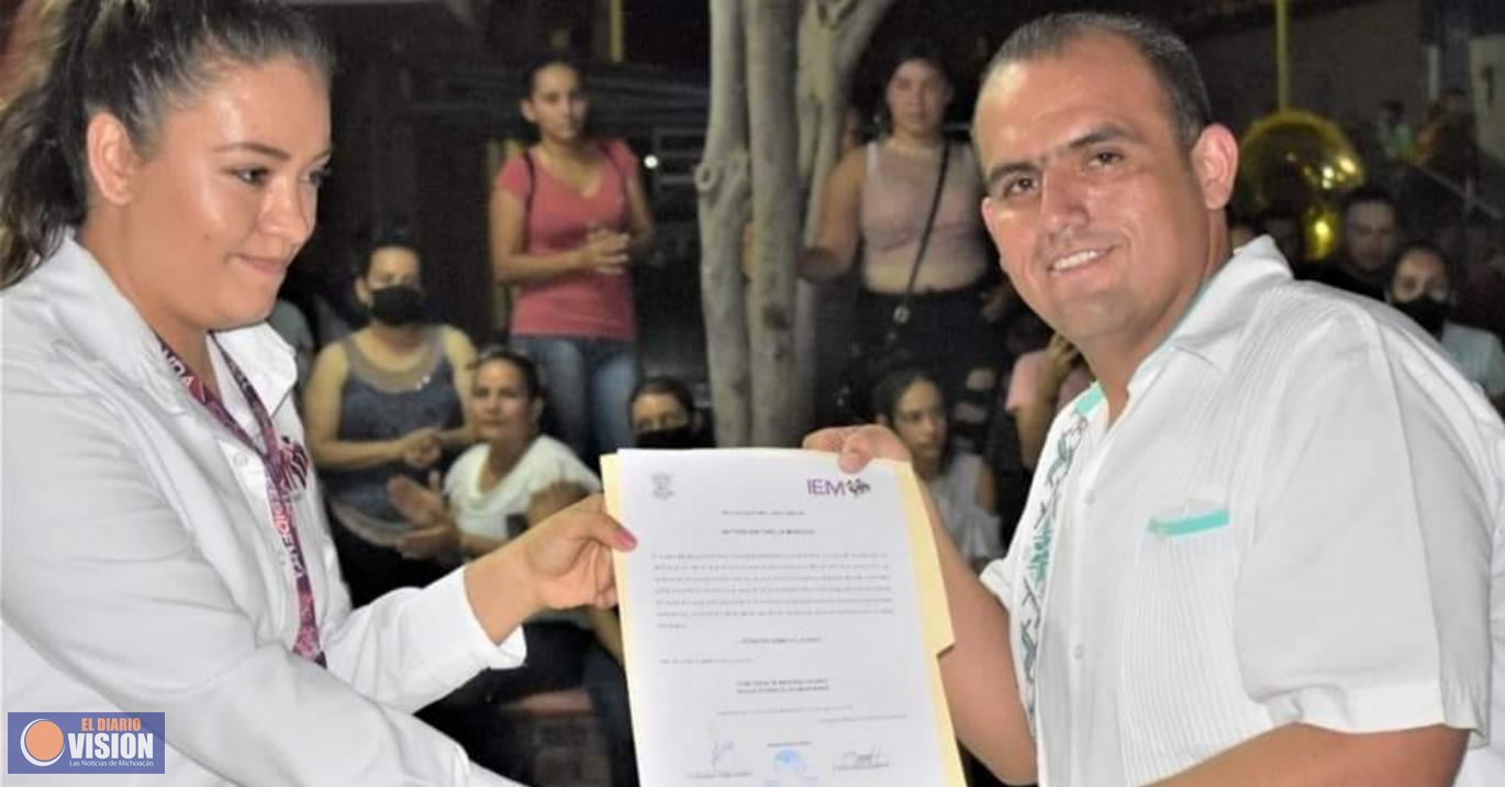 Reynaldo Gómez recibe constancia de mayoría como presidente municipal  electo de Carácuaro