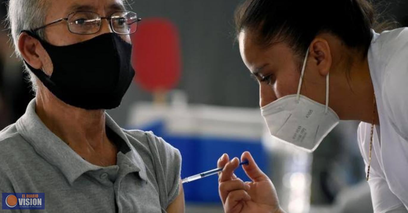 Personas de 50 a 59 años, reciben segunda dosis de vacuna anti COVID-19 en Morelia
