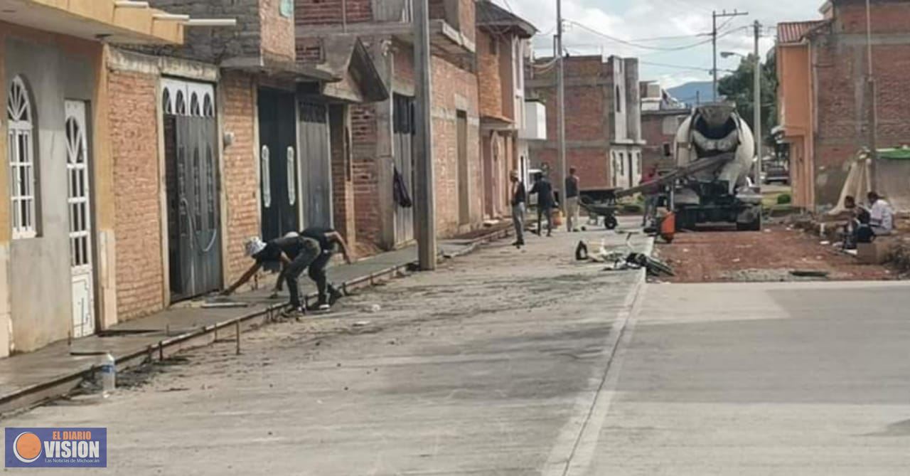 Gobierno de Zacapu, supervisa avances de rehabilitación en la calle Calandria