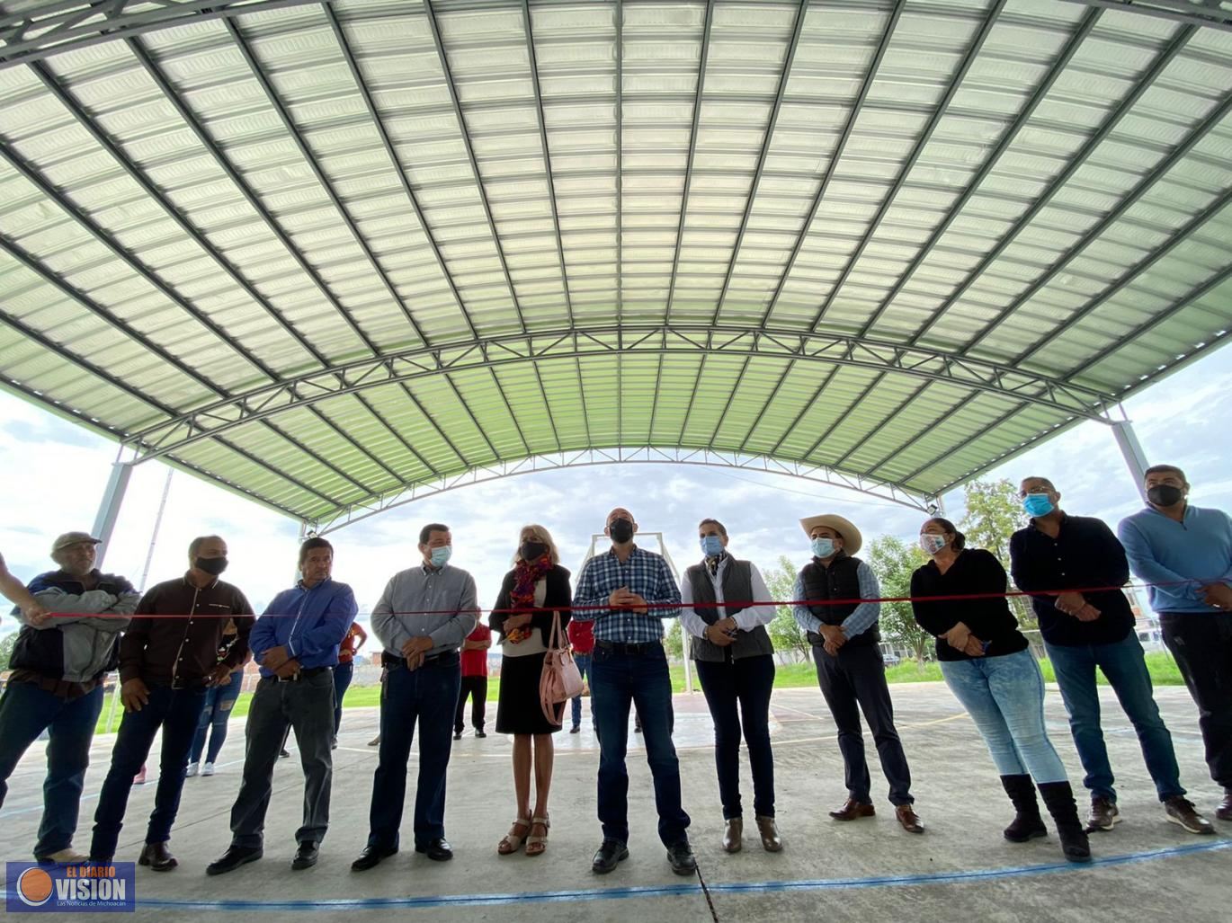 El Presidente Muncipal de Tarímbaro, Eric Gaona García inaugura obra en Cuitzillo Grande