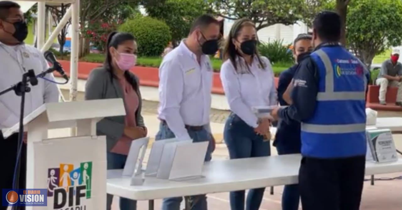 Luis Felipe León Balbanera, reconoce labor de los Paramédicos en su día