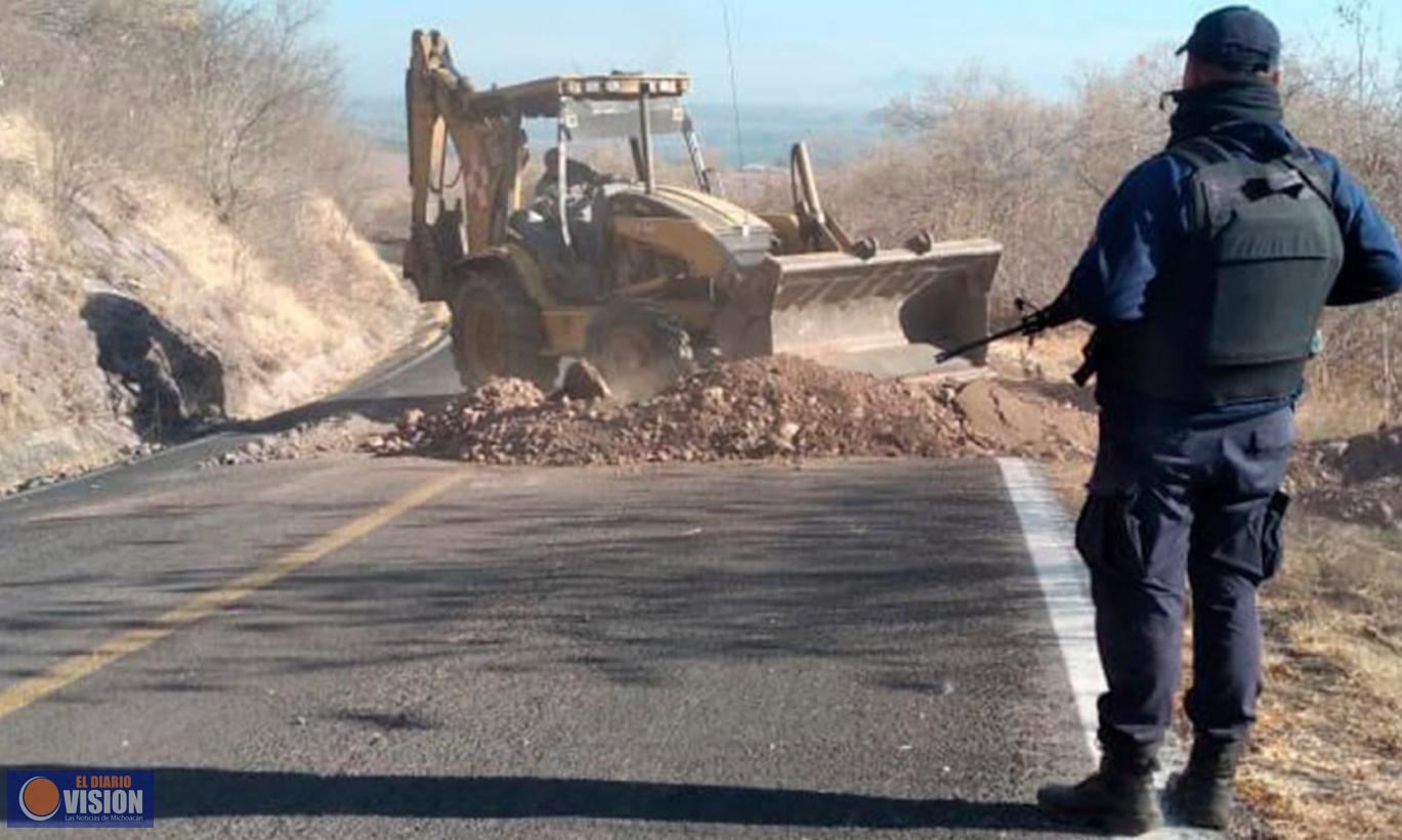 AMLO desconfía de nuevos grupos de autodefensas en Michoacán