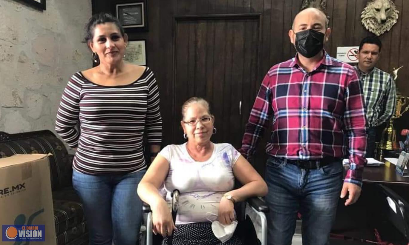 Eric Gaona García, continúa apoyando a personas en situación vulnerable con capacidades diferentes