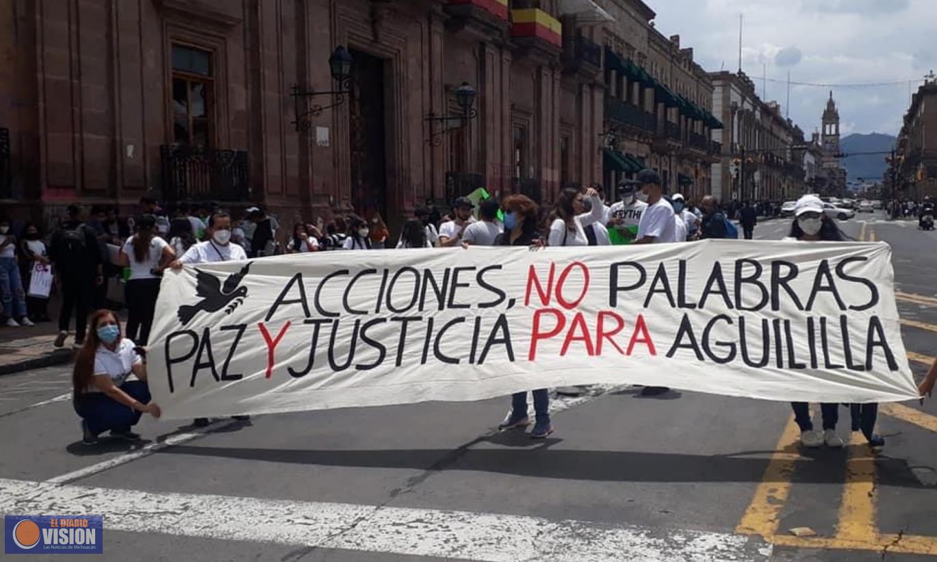 Habitantes de Aguililla marchan en Morelia para pedir se restablezca el orden en el municipio 