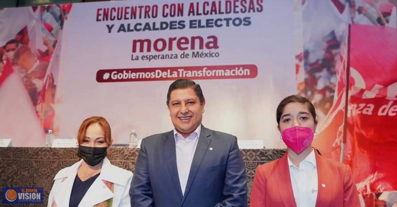 Nacho Campos, acude a encuentro nacional de alcaldes electos de Morena 