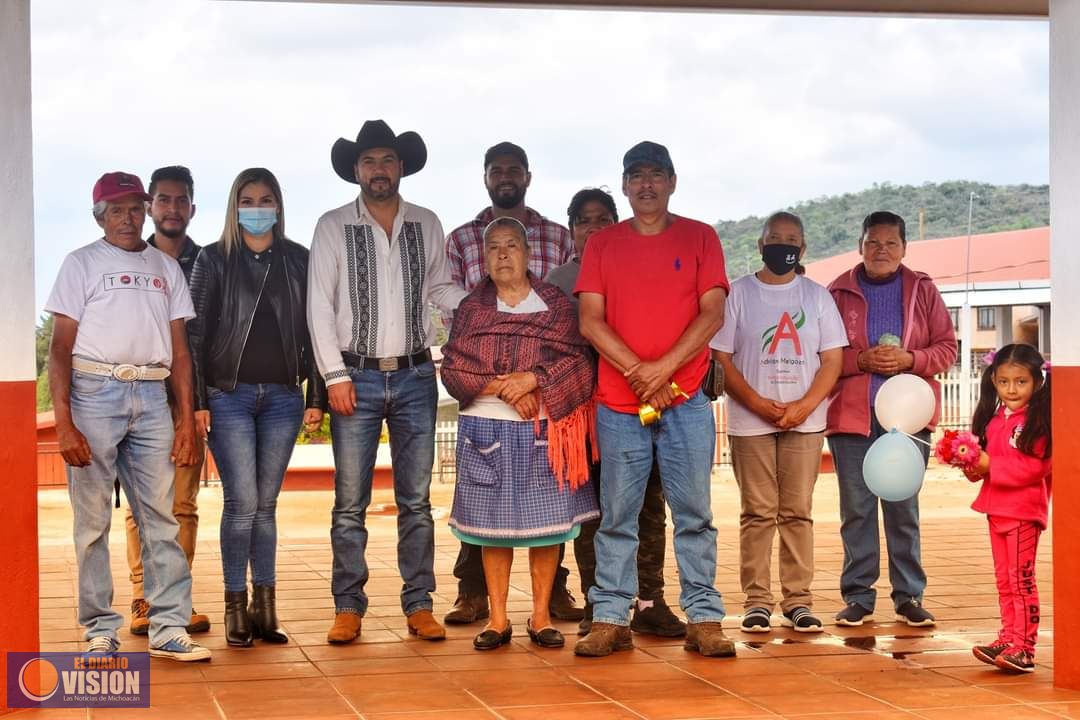 Adrían Melgoza Novoa, inauguró la construcción de la 