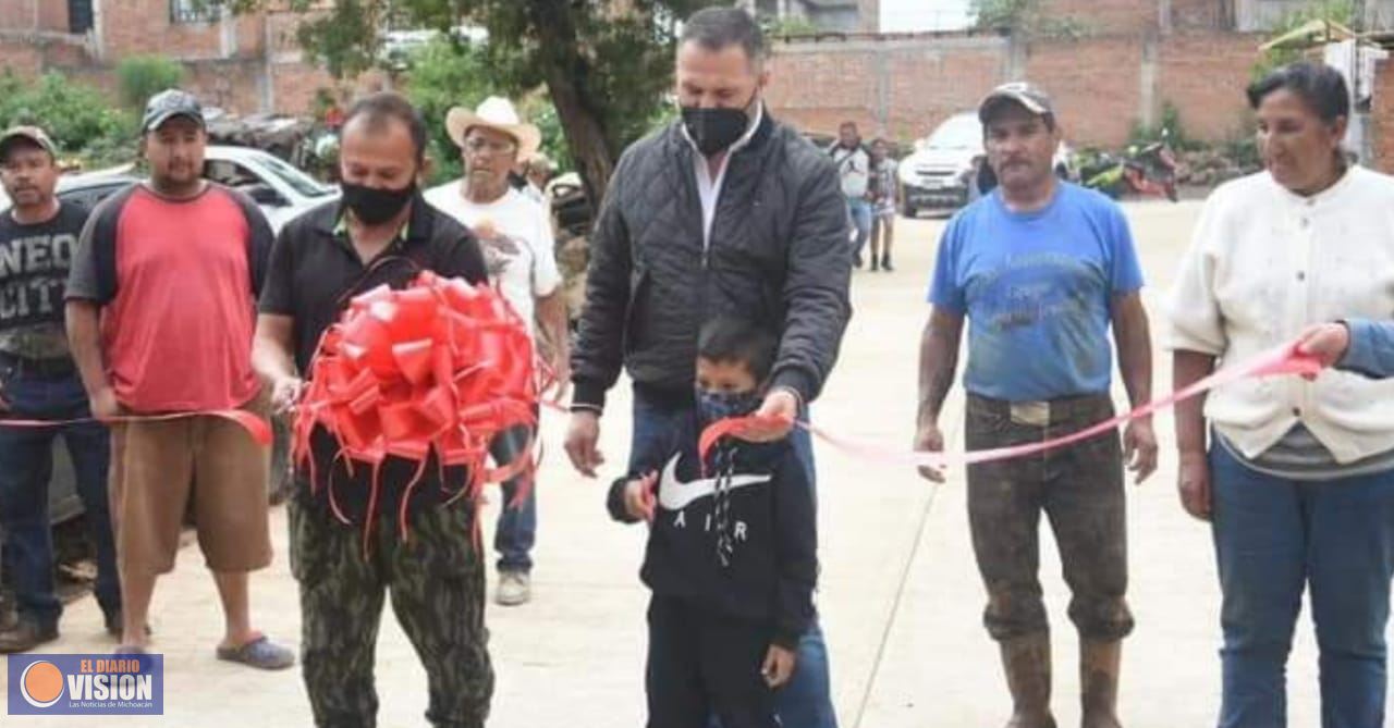 Luis Felipe León Balbanera, inauguró pavimentación en la colonia Nueva San Isidro