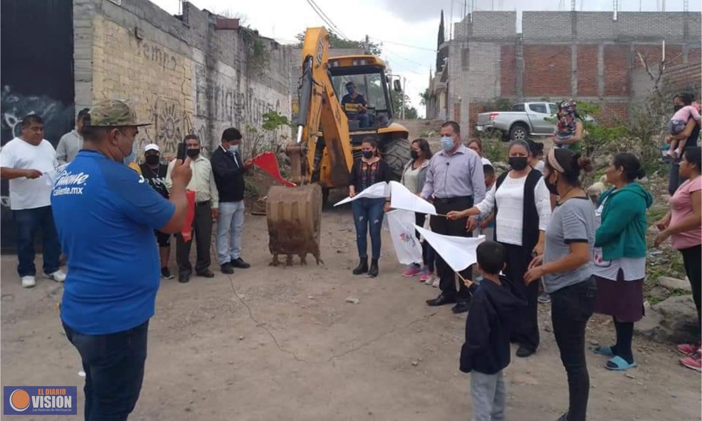 Fernando Alvarado, puso en marcha una obra en la Comunidad de Mariano Escobedo