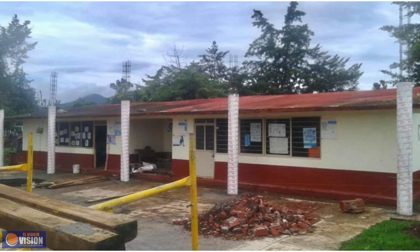 El gobierno de Villa Morelos continúa con los trabajos de techumbres para las escuelas
