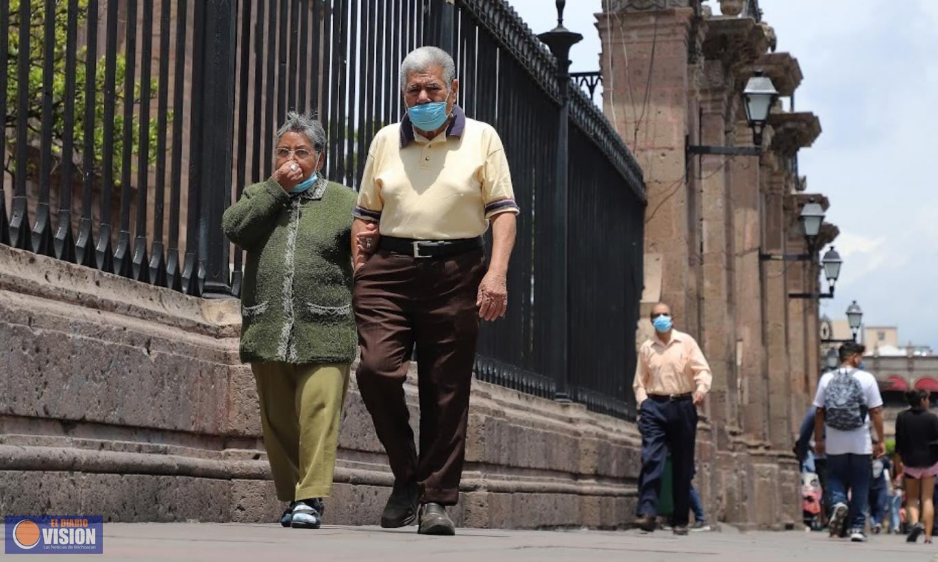 Tercera ola de COVID-19 afecta jóvenes y no vacunados: López-Gatell