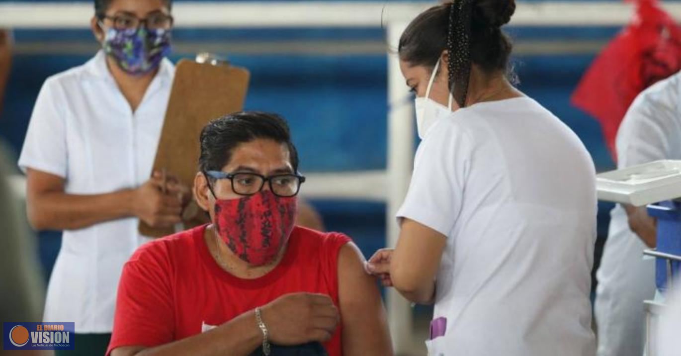Avanza con éxito la jornada de vacunación en población de 30 a 39 años