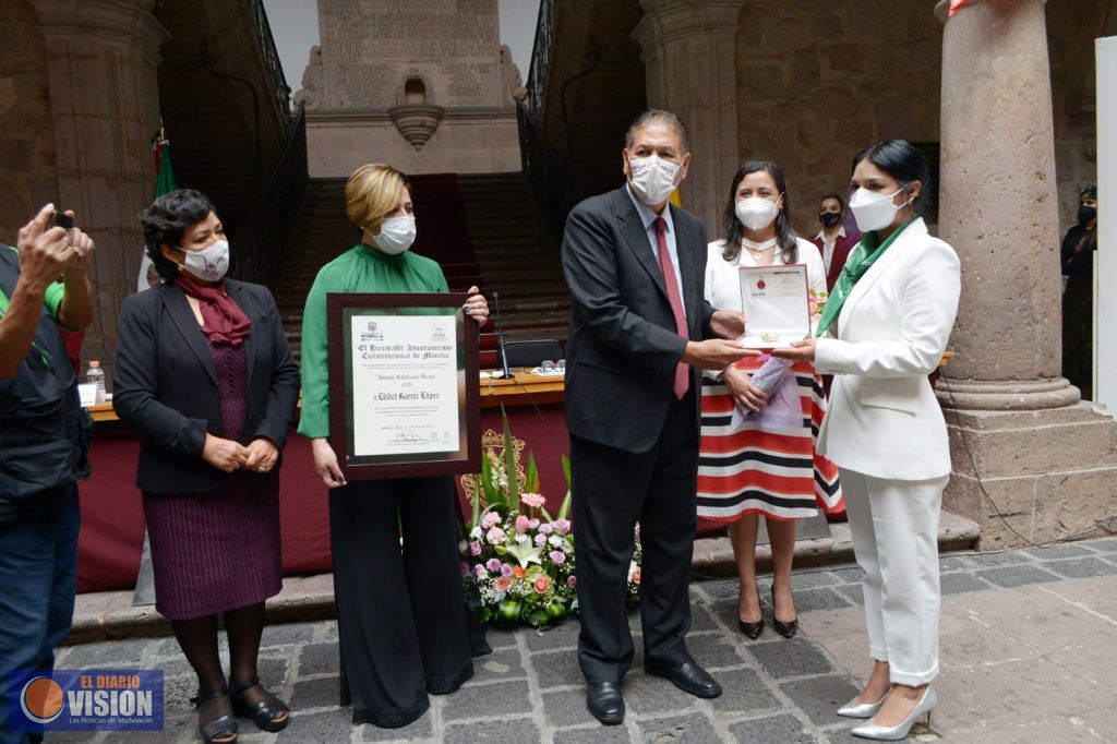 Gobierno de Morelia entrega “Presea Amalia Solórzano Bravo 2021”