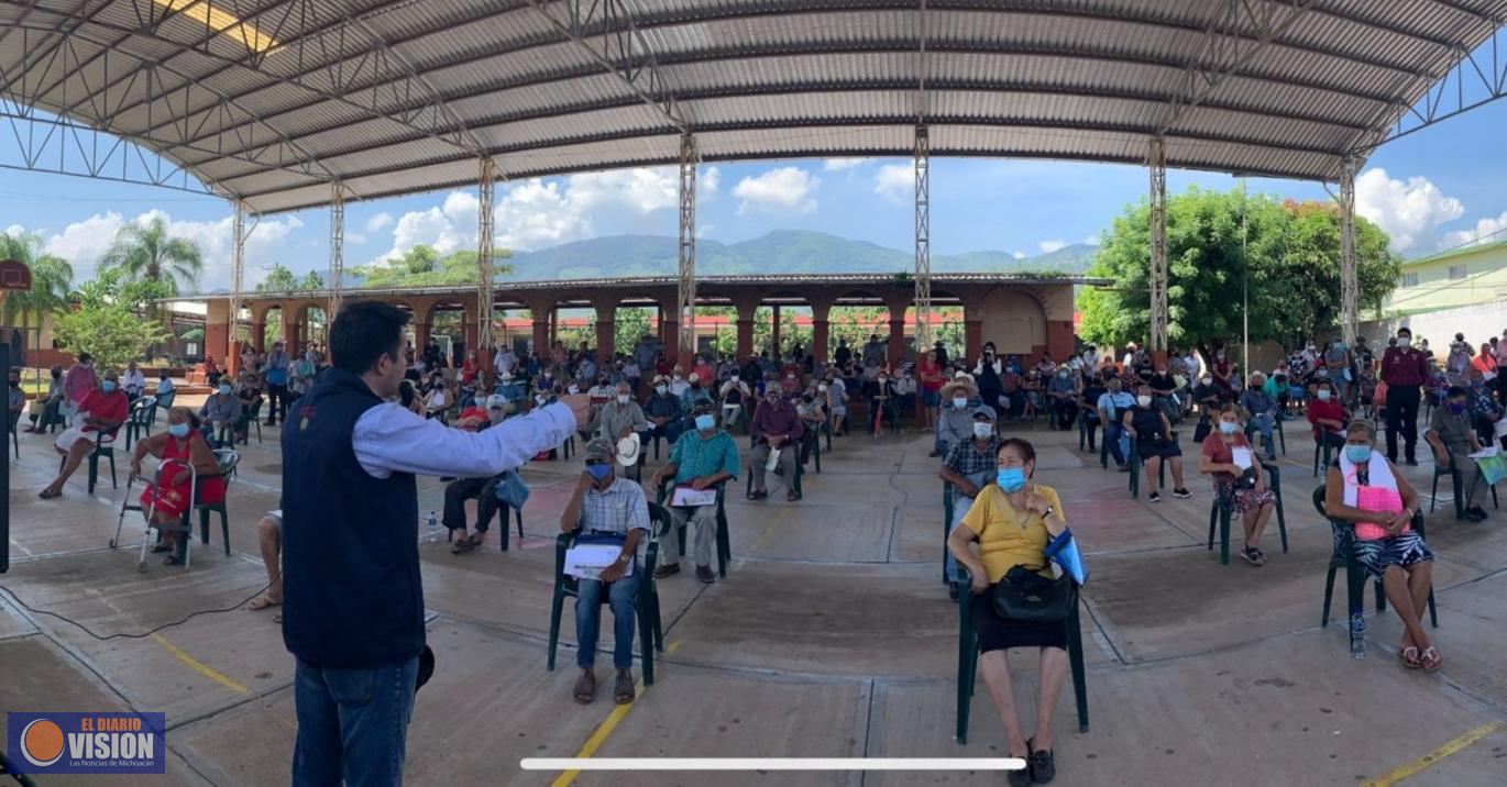 Entregan programas para el Bienestar en Aguililla