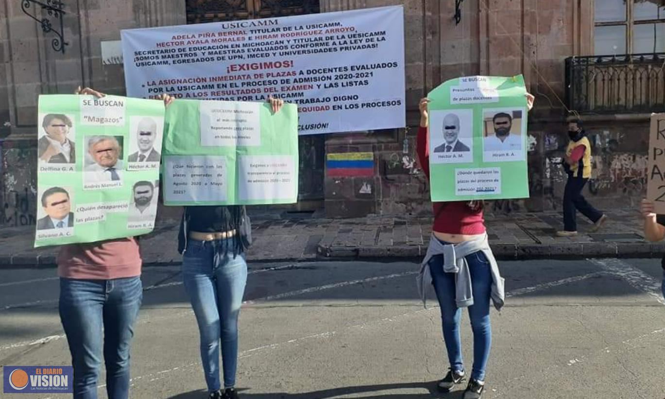 Integrantes del Usicamm se manifiestan en exigencia de la entrega de plazas 
