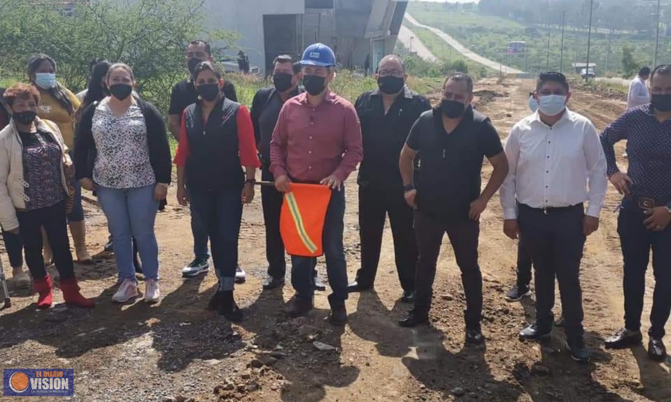 Eric Gaona, dio el banderazo de arranque a la obra del segundo carril del tramo Galaxia-Erandeni