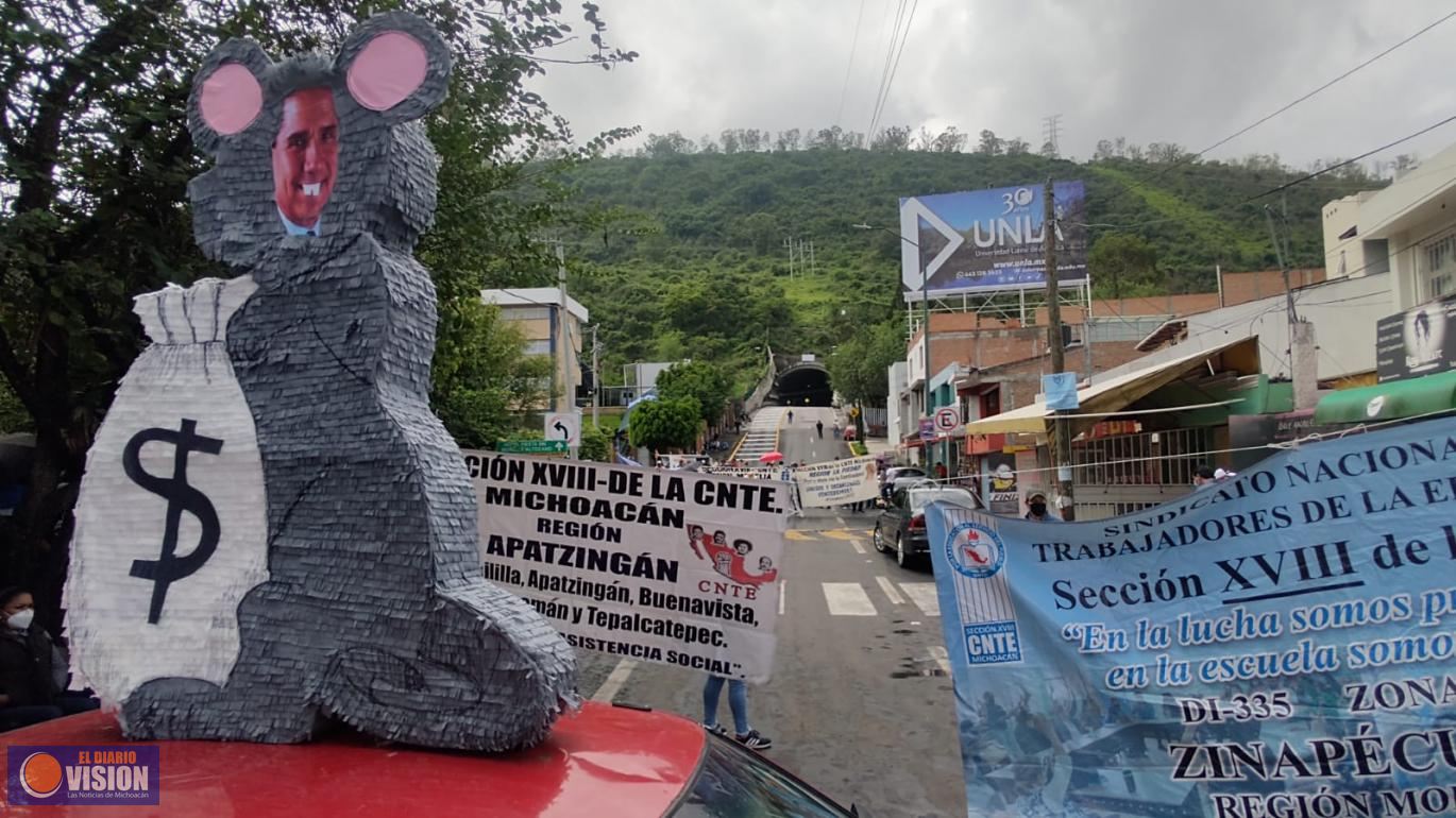 Democráticos, bloquean Ramal Camelinas de Morelia