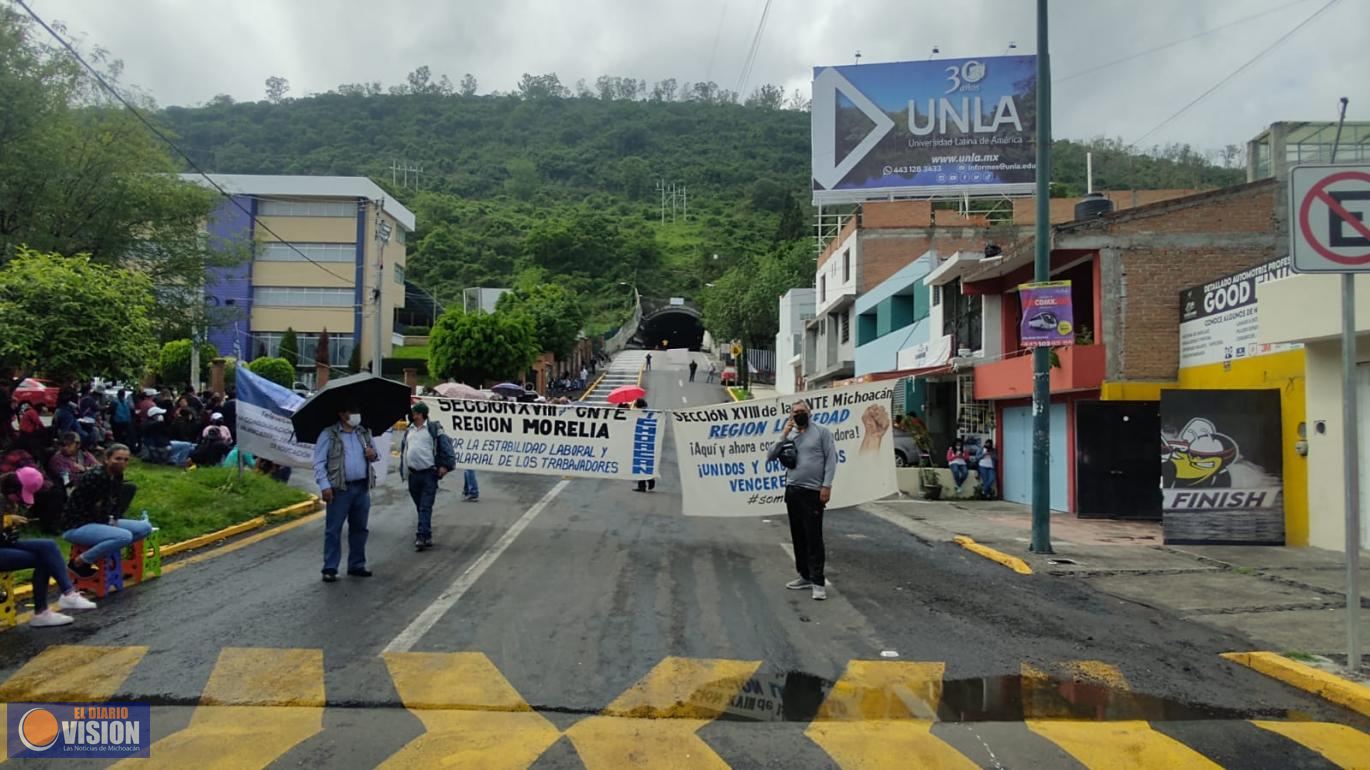 CNTE bloquea Ramal Camelinas en exigencia del pago de 420 millones de pesos a Profesores Estatales