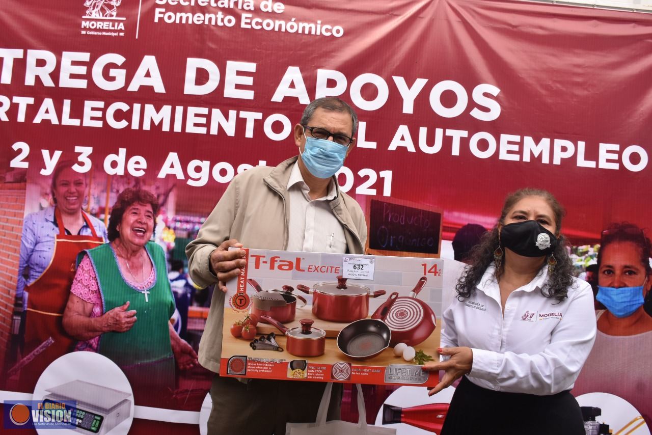 Gobierno de Morelia entrega apoyos para el autoempleo y créditos para reactivar la economía
