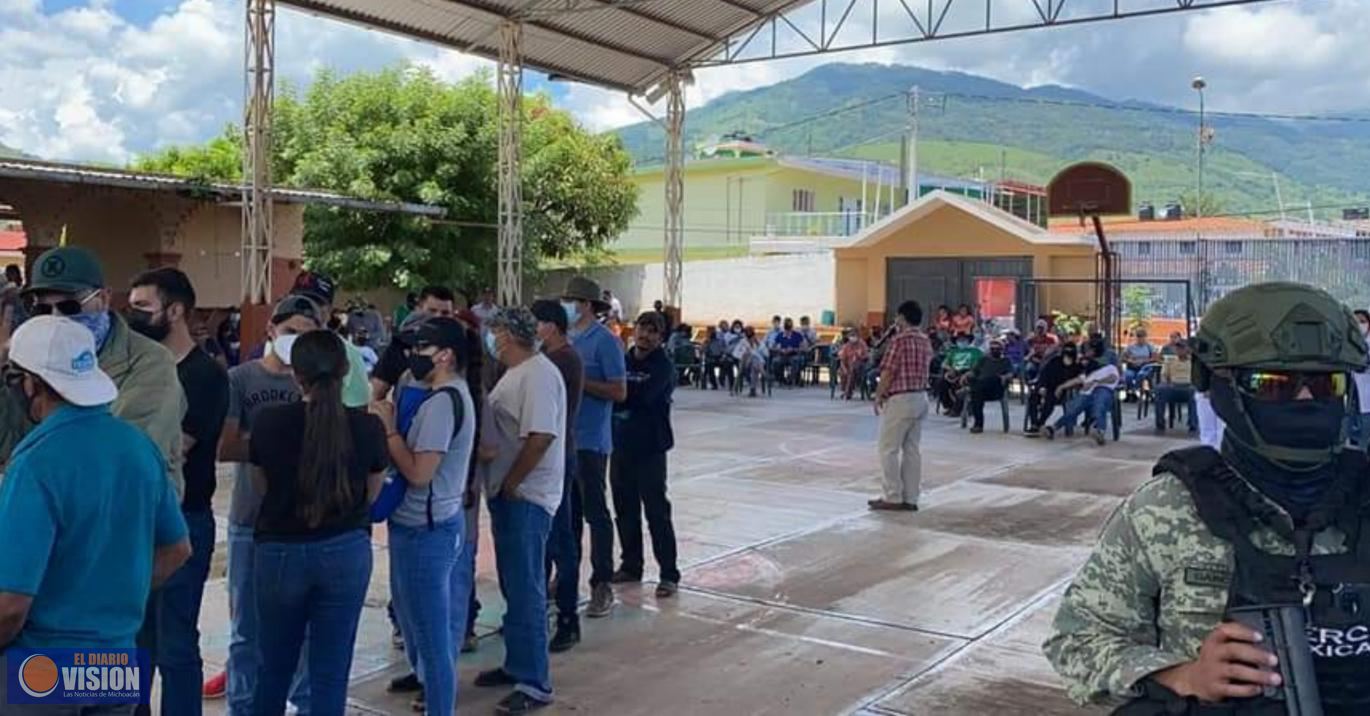 Este martes, reanudan  mesas de trabajo Gobierno Federal, Estatal y habitantes de Aguililla