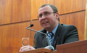 Imparten conferencia magistral sobre principios rectores de los juicios orales