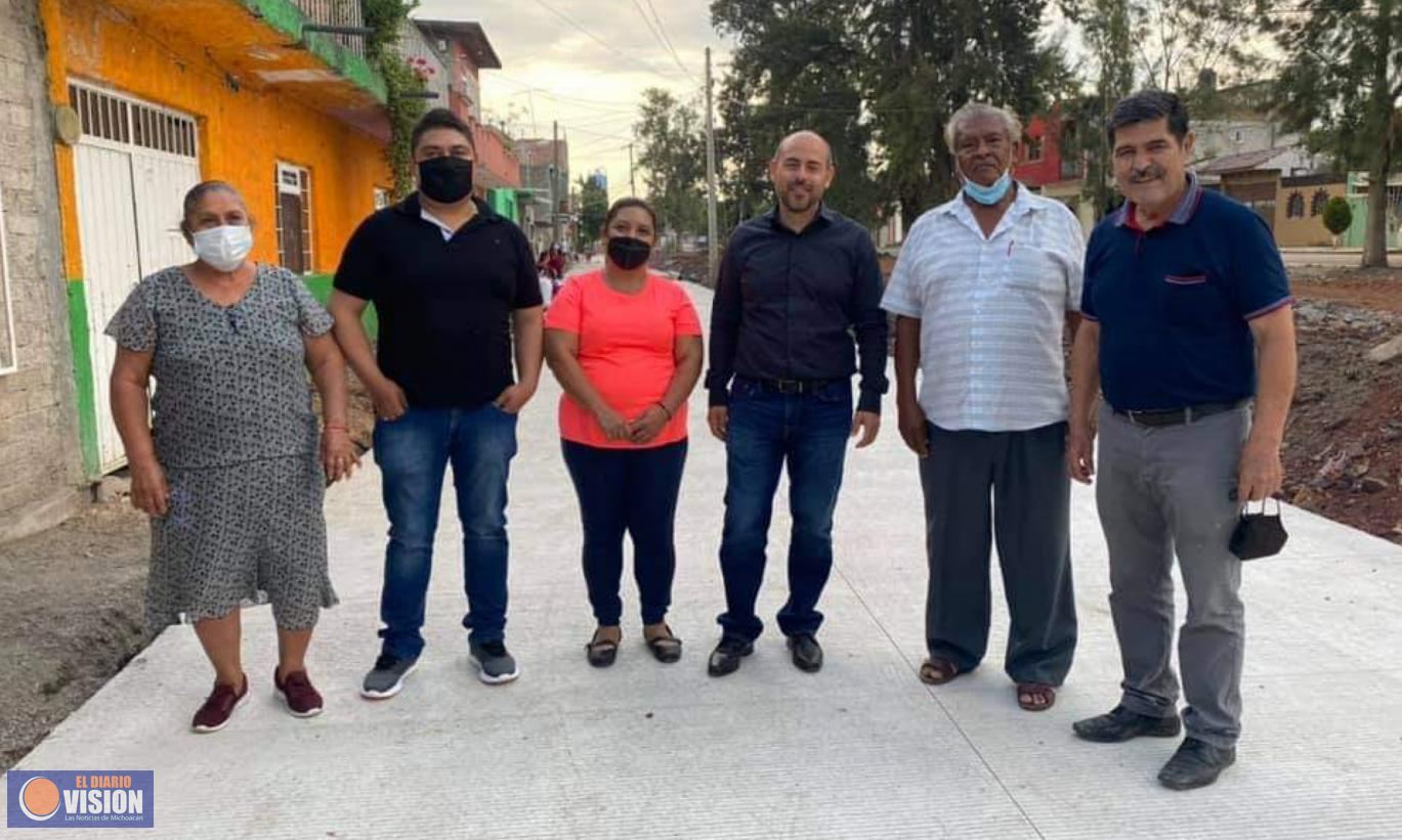 Eric Gaona, supervisó las obras que se realizan en la comunidad de San Pedro de los Sauces