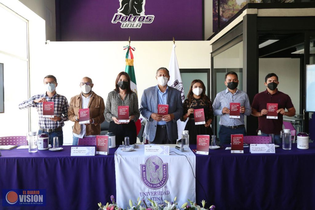 Jóvenes morelianos presentan libro de investigación sobre Covid-19