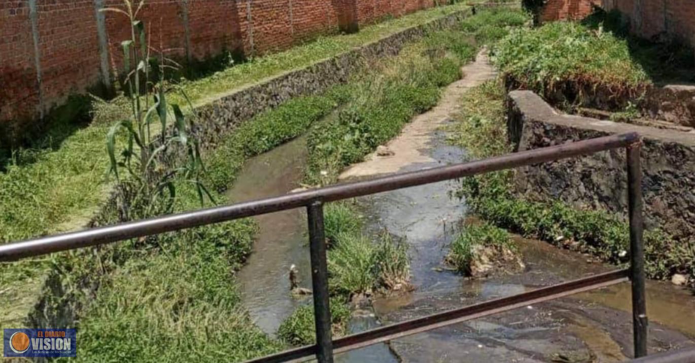Ayuntamiento de Zacapu, interviene canal Santa Cecilia para evitar desbordamientos