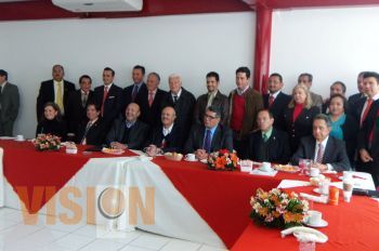 Agremiados de la CIRT muestran apoyo a Fausto Vallejo