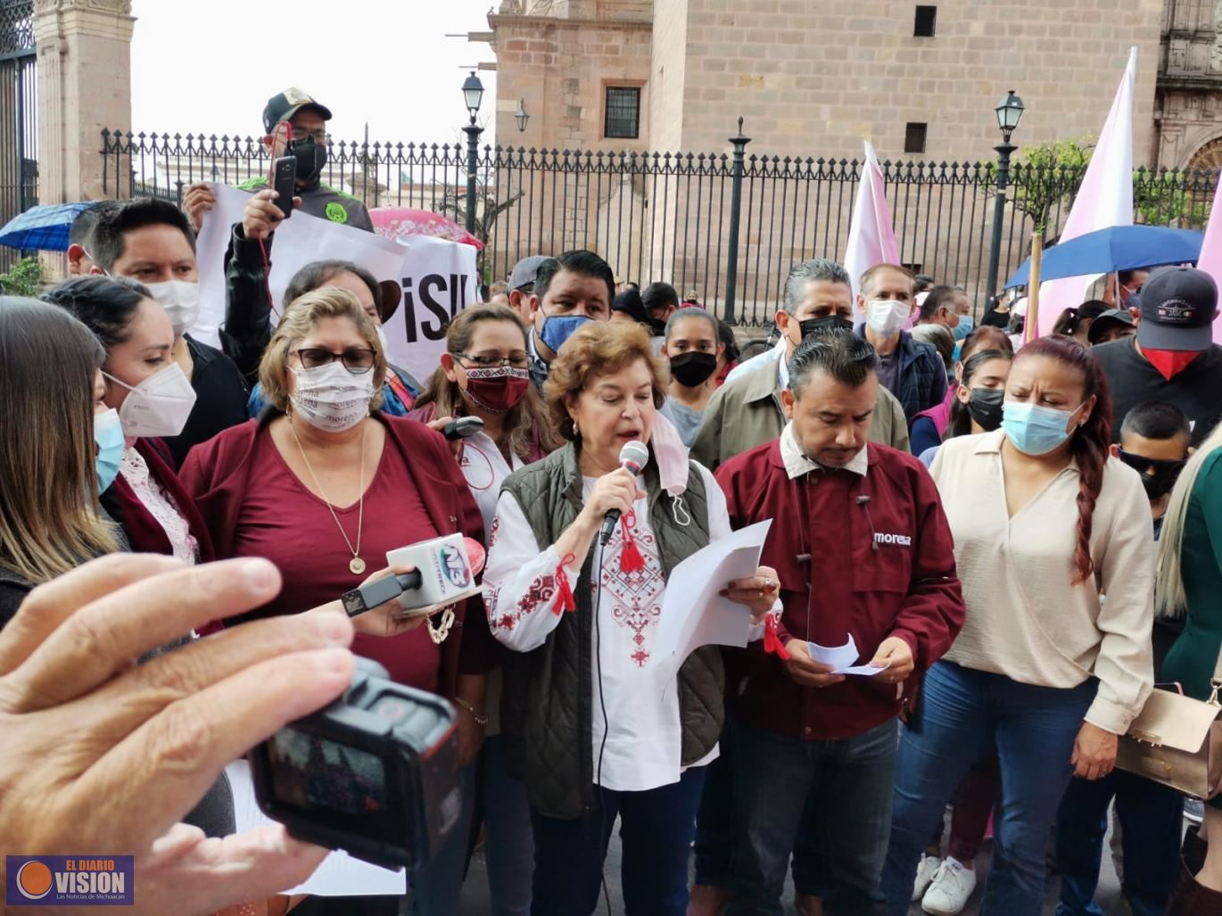 Diputados electos de Morena, protestan por venta de inmuebles 